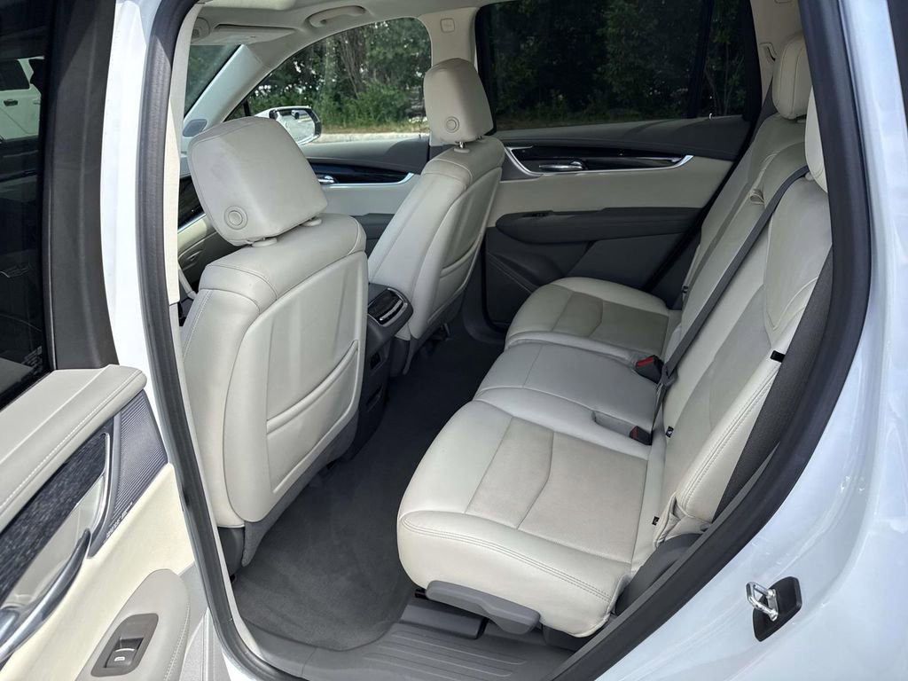 Used 2023 Cadillac XT6 Premium Luxury w/ Technology Package AWD/4WD image 10