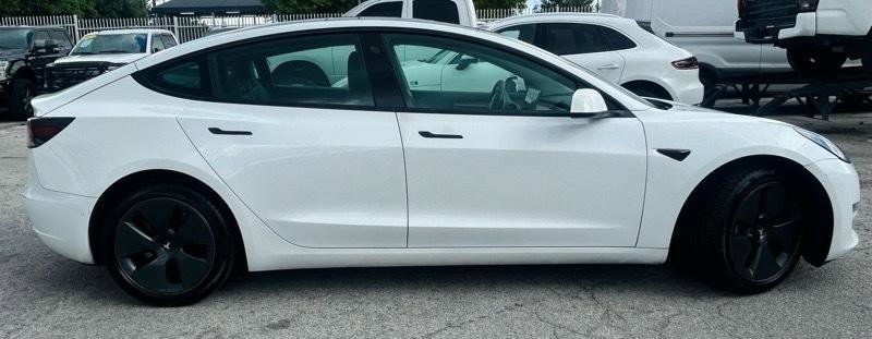 Used 2022 Tesla Model 3 Standard Range image 6