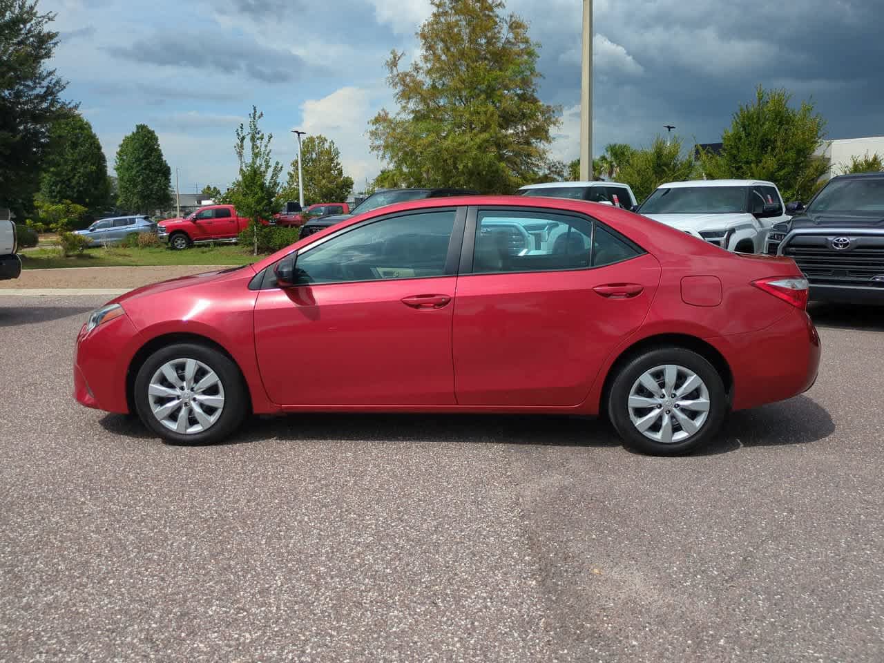 Used 2016 Toyota Corolla LE FWD image 3