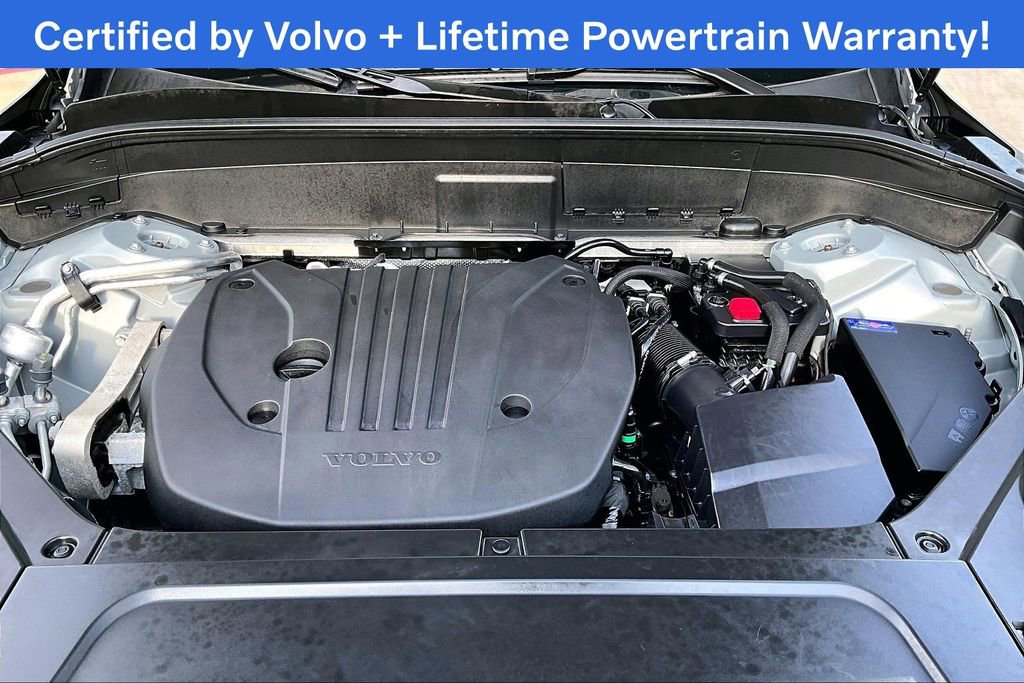 Used 2025 Volvo XC90 B5 Core AWD/4WD image 13