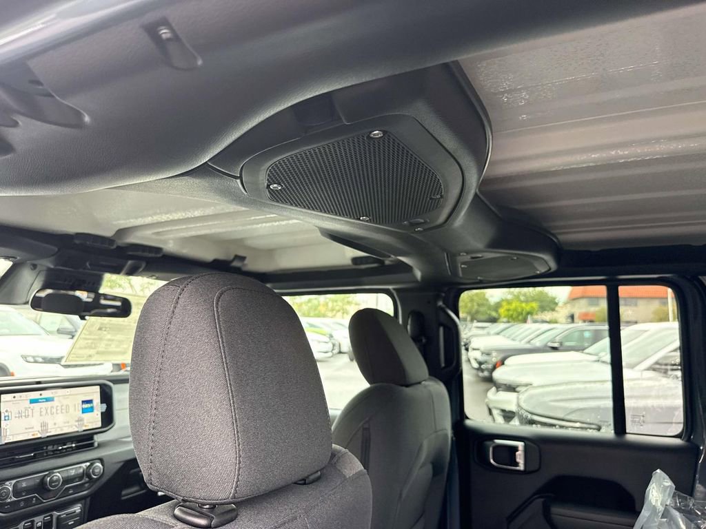 New 2026 Jeep Gladiator Sport AWD/4WD image 10