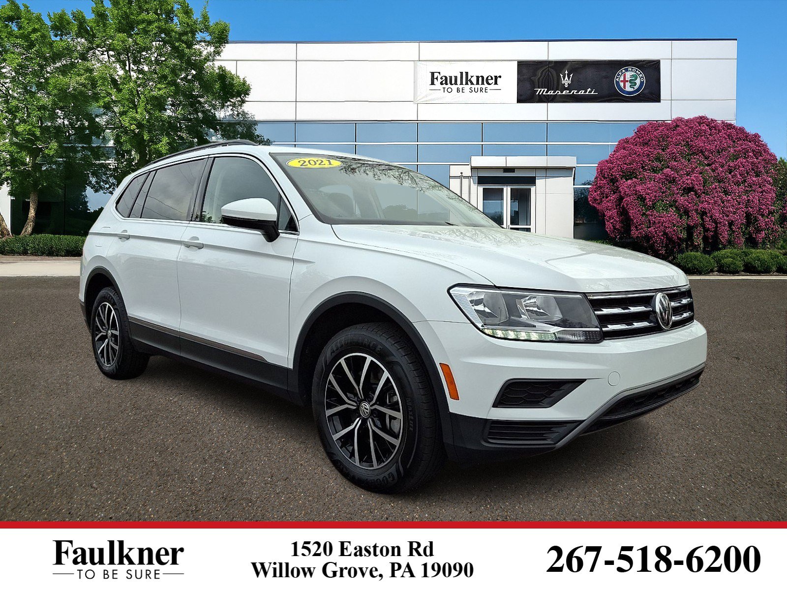 Used 2021 Volkswagen Tiguan SE w/ Panoramic Sunroof Package image 1