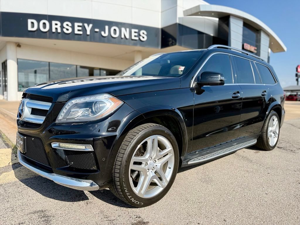 Used 2015 Mercedes-Benz GL 550 4MATIC image 1