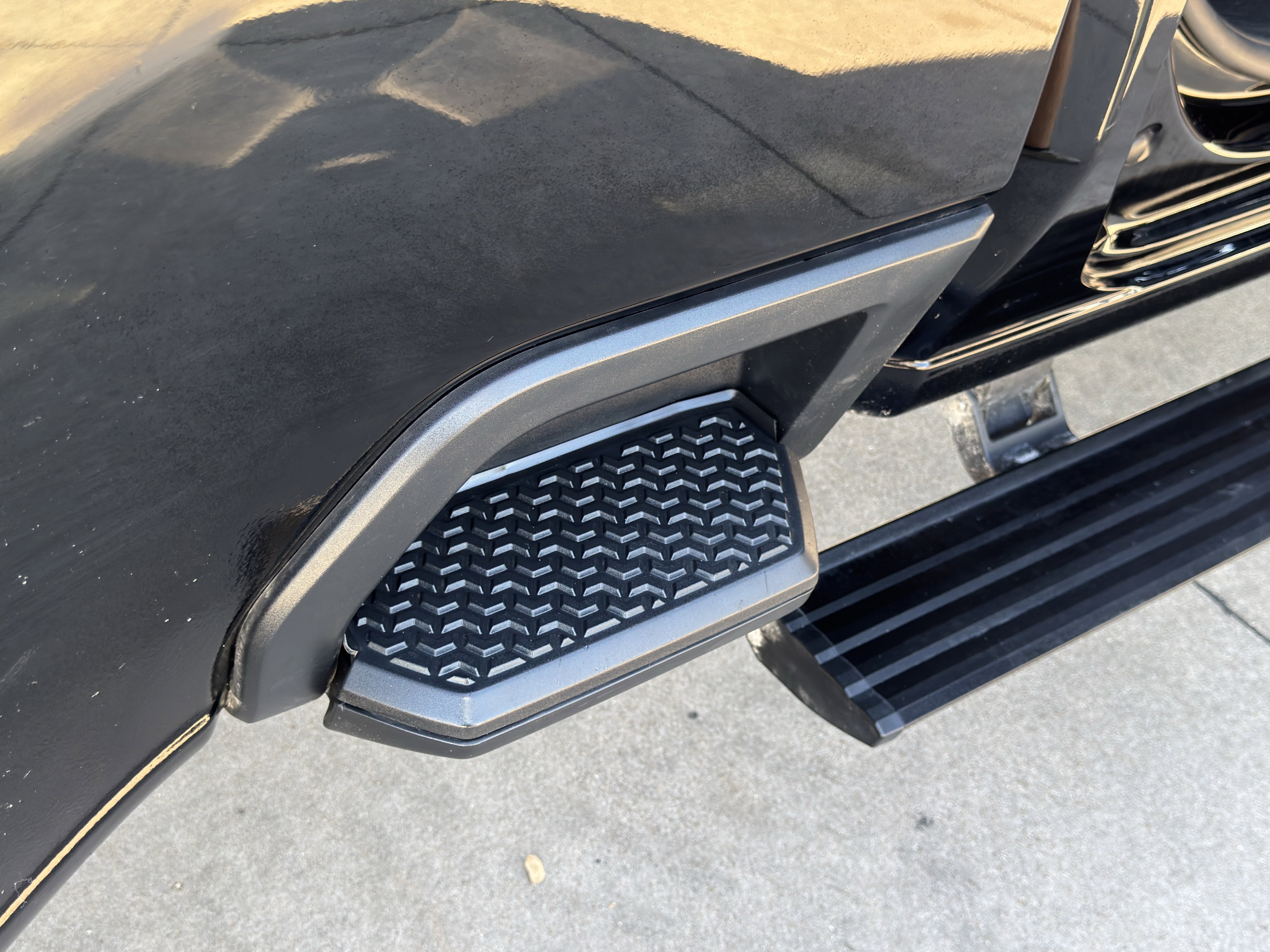 Used 2024 GMC Sierra 3500 Denali w/ Denali Reserve Package image 65