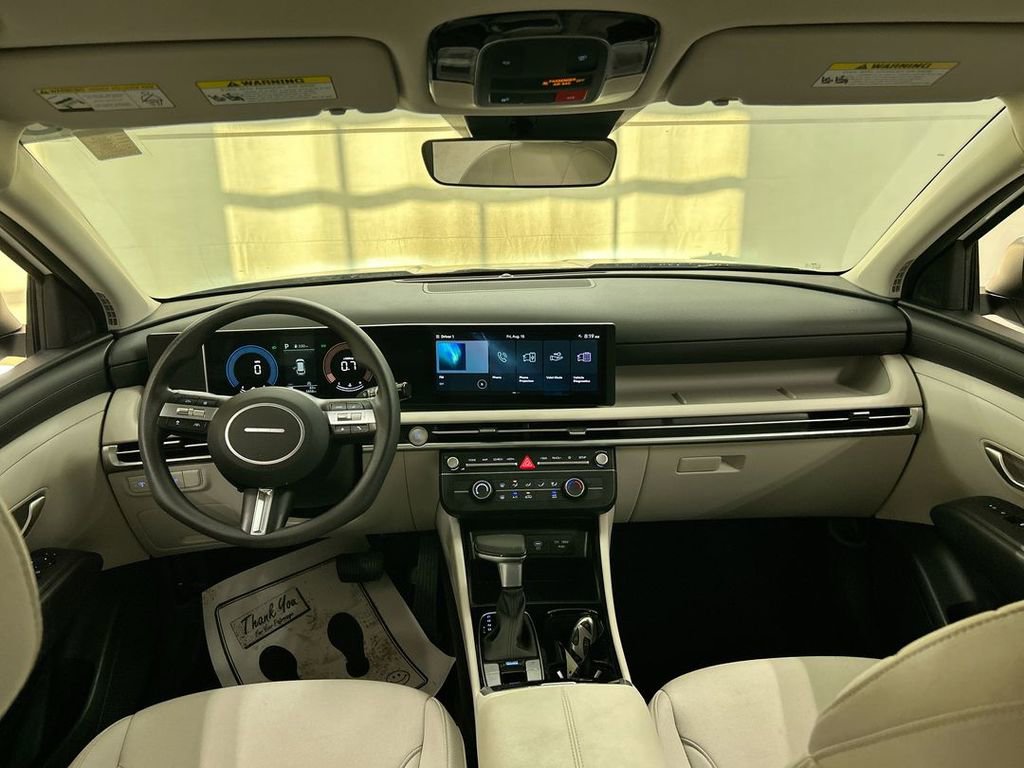 Used 2025 Hyundai Tucson SE image 18