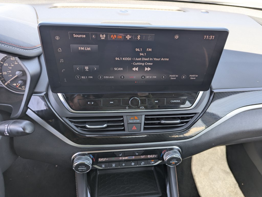 Used 2025 Nissan Altima 2.5 SR w/ SR Premium Package FWD image 16