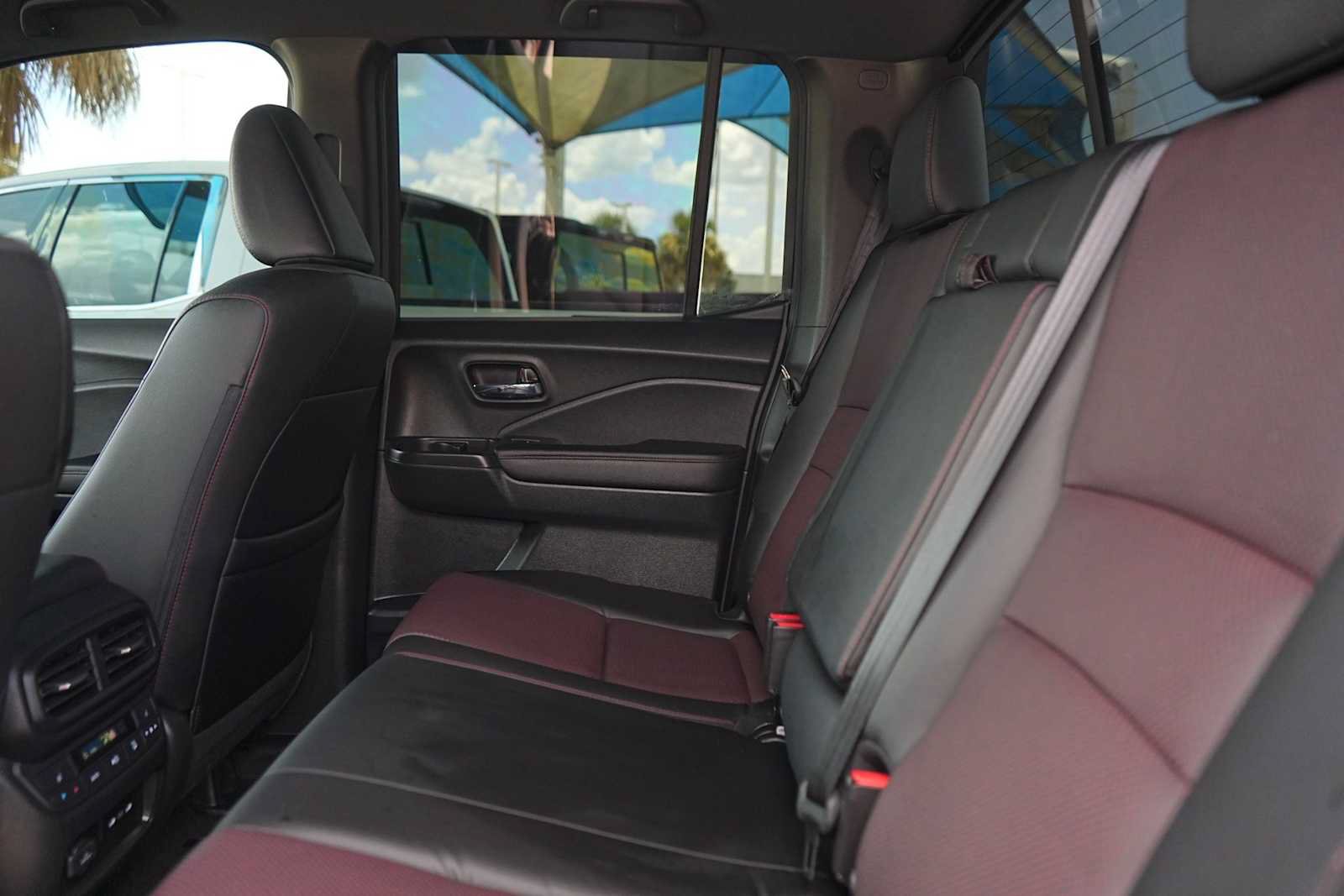 Certified 2025 Honda Ridgeline Black Edition image 13