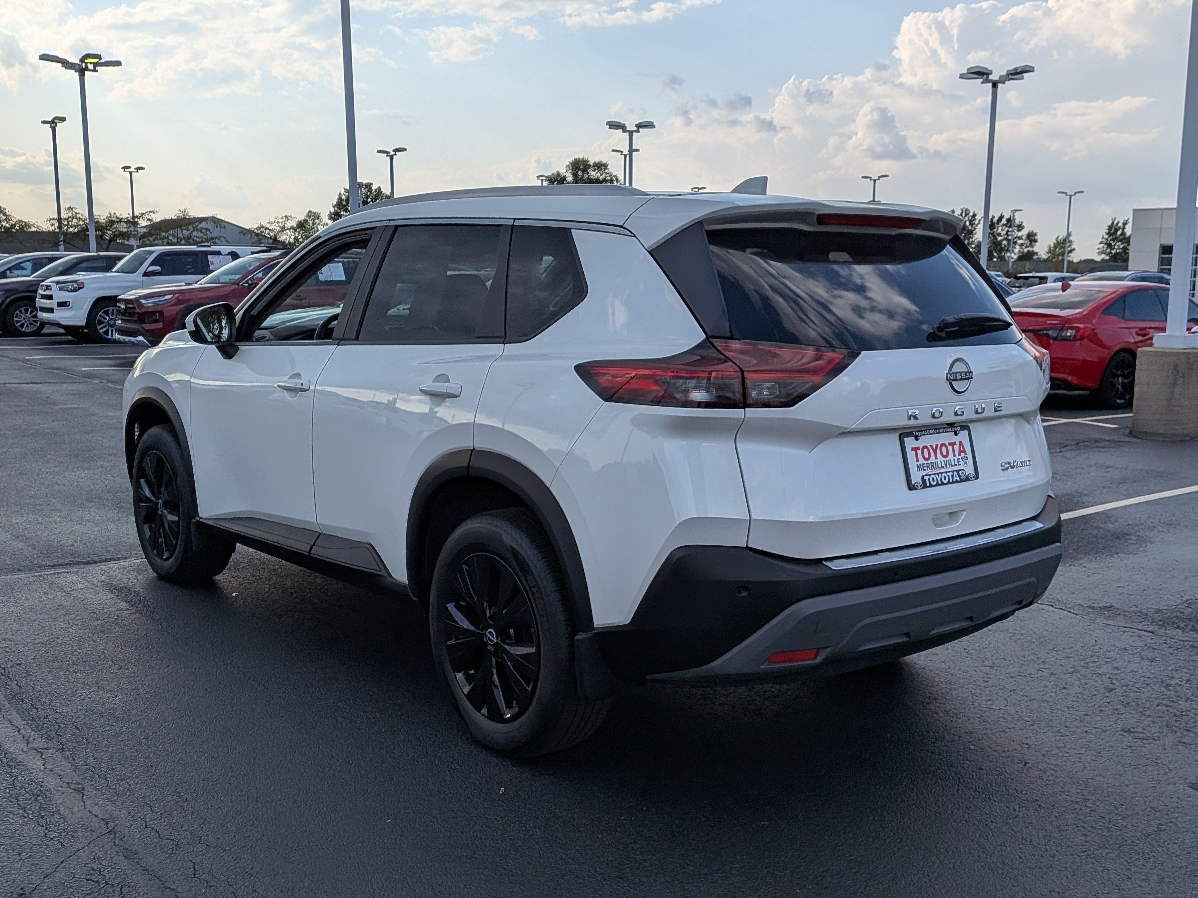 Used 2023 Nissan Rogue SV w/ SV Premium B Package AWD/4WD image 6