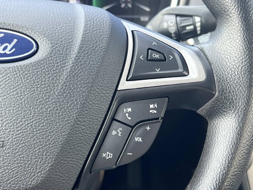 Used 2020 Ford Fusion SE FWD image 23