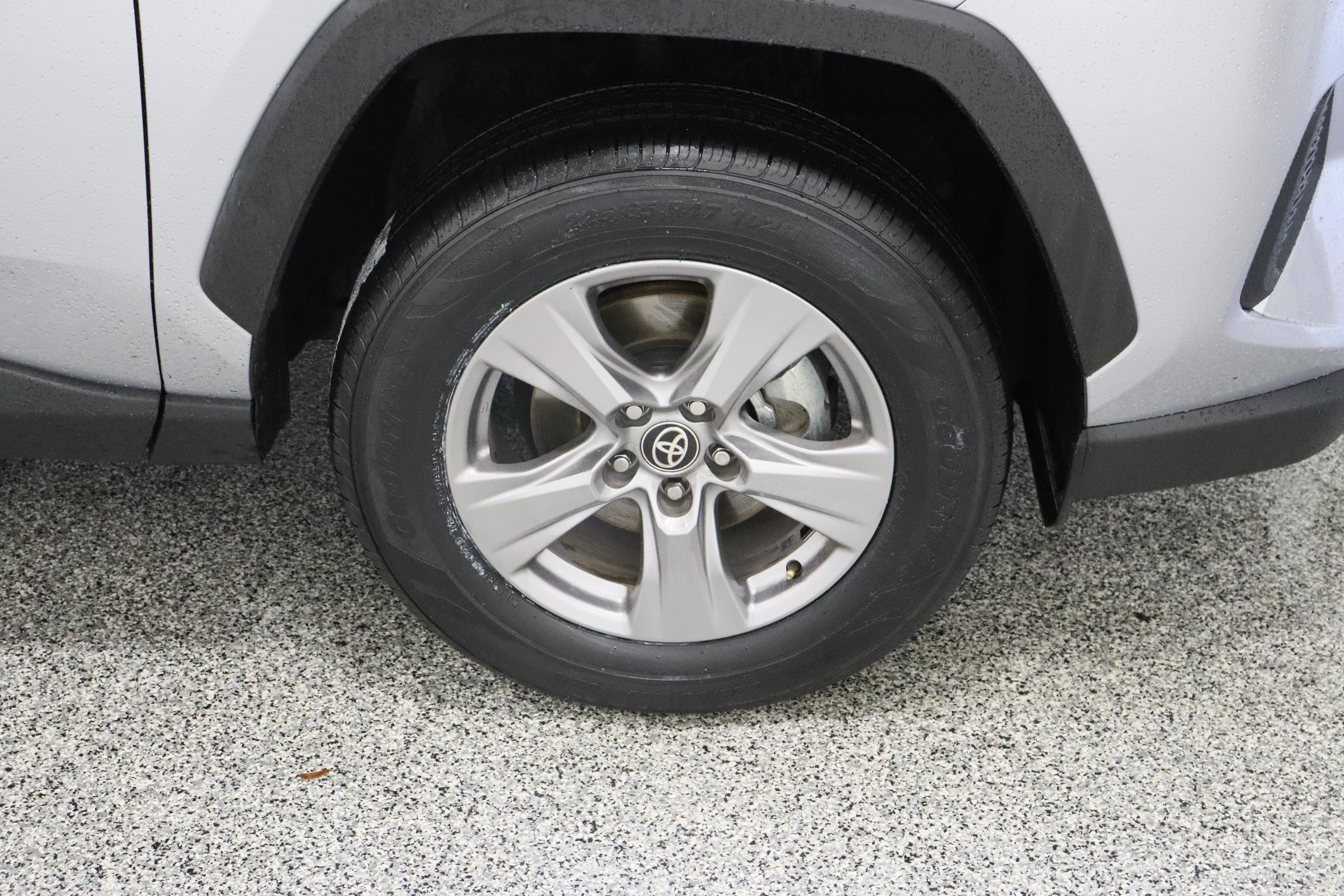 Used 2025 Toyota RAV4 XLE w/ Convenience Package AWD/4WD image 5