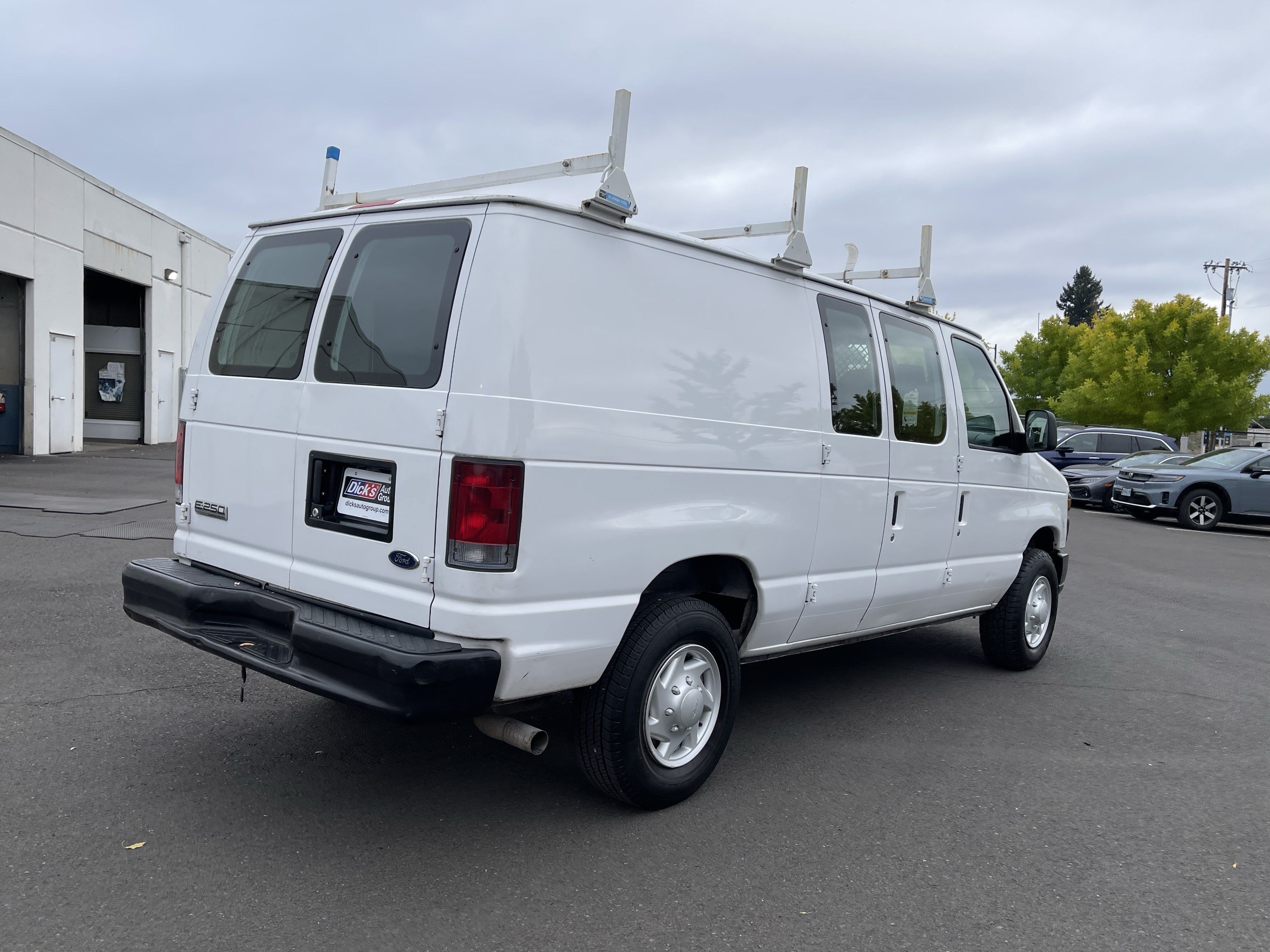 Used 2008 Ford E-250 and Econoline 250 RWD image 8