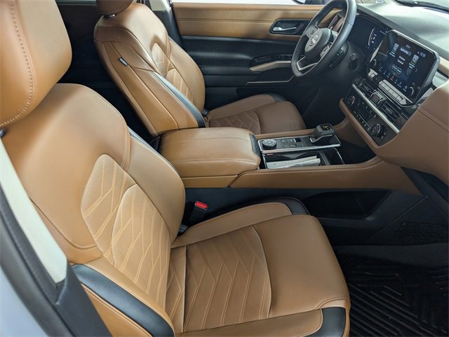 Used 2023 Nissan Pathfinder Platinum image 24