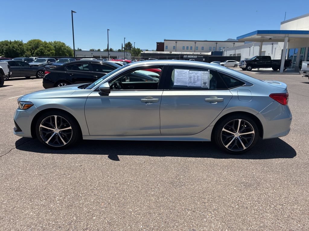 Used 2022 Honda Civic Touring image 2