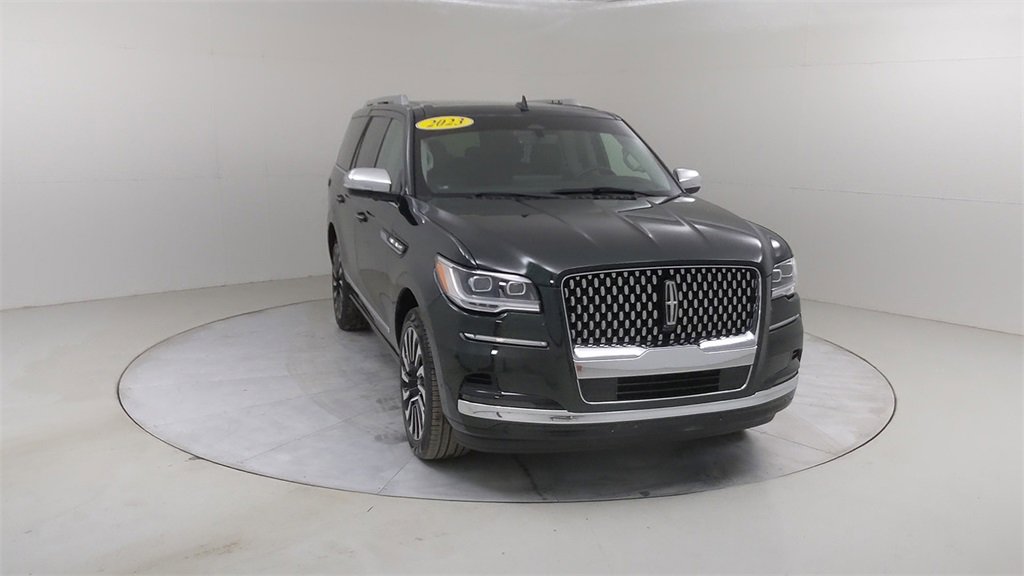 Used 2023 Lincoln Navigator Black Label image 11