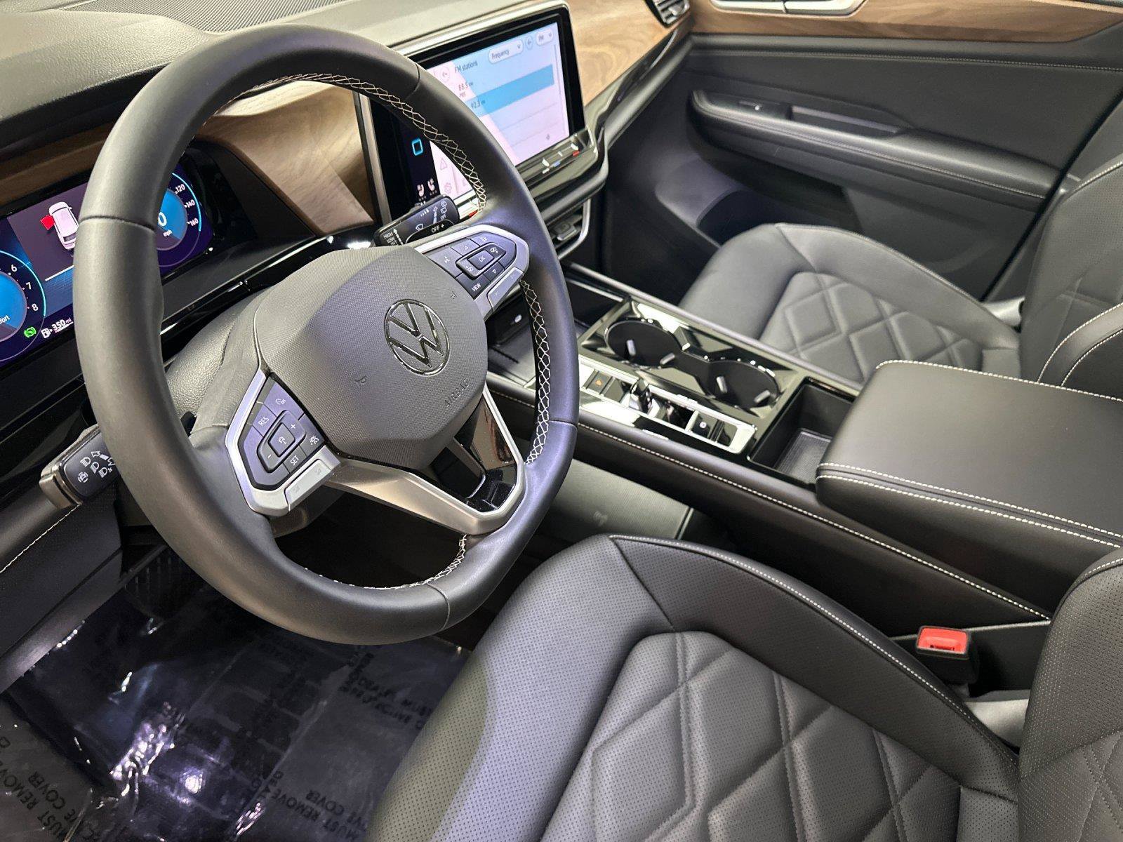 Used 2026 Volkswagen Atlas SE FWD image 9