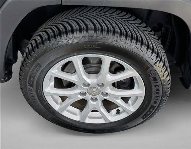 Used 2014 Jeep Cherokee Latitude w/ Comfort/Convenience Group FWD image 9