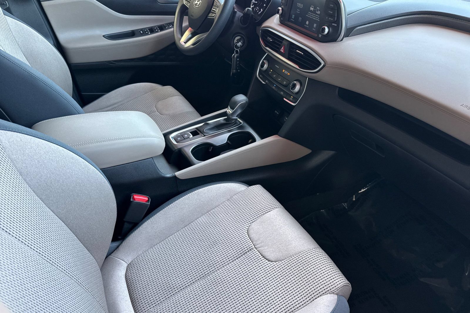 Used 2019 Hyundai Santa Fe SE FWD image 21