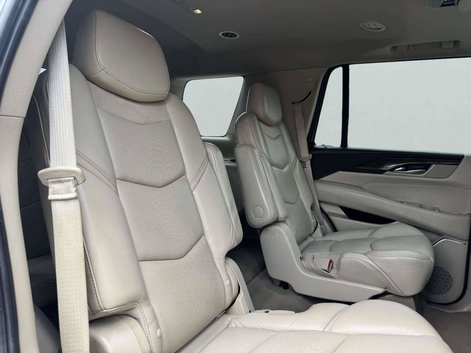 Used 2020 Cadillac Escalade Premium Luxury AWD/4WD image 46