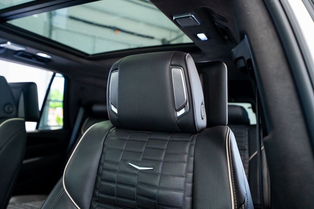 Used 2023 Cadillac Escalade V AWD/4WD image 34
