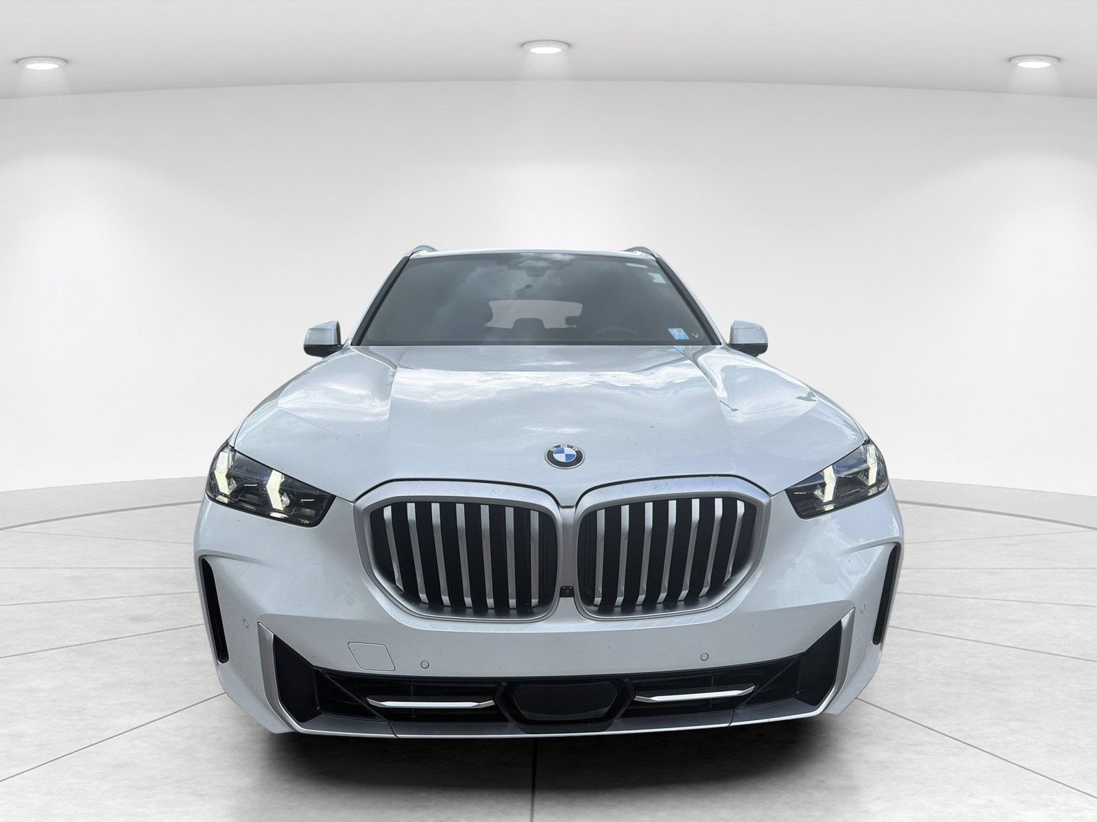 Used 2024 BMW X5 xDrive40i w/ Parking Assistance Package AWD/4WD video 2