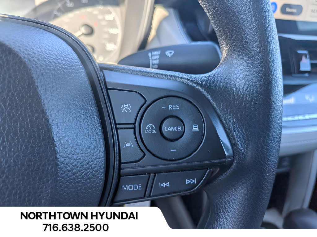 Used 2024 Toyota Corolla Cross L AWD/4WD image 20