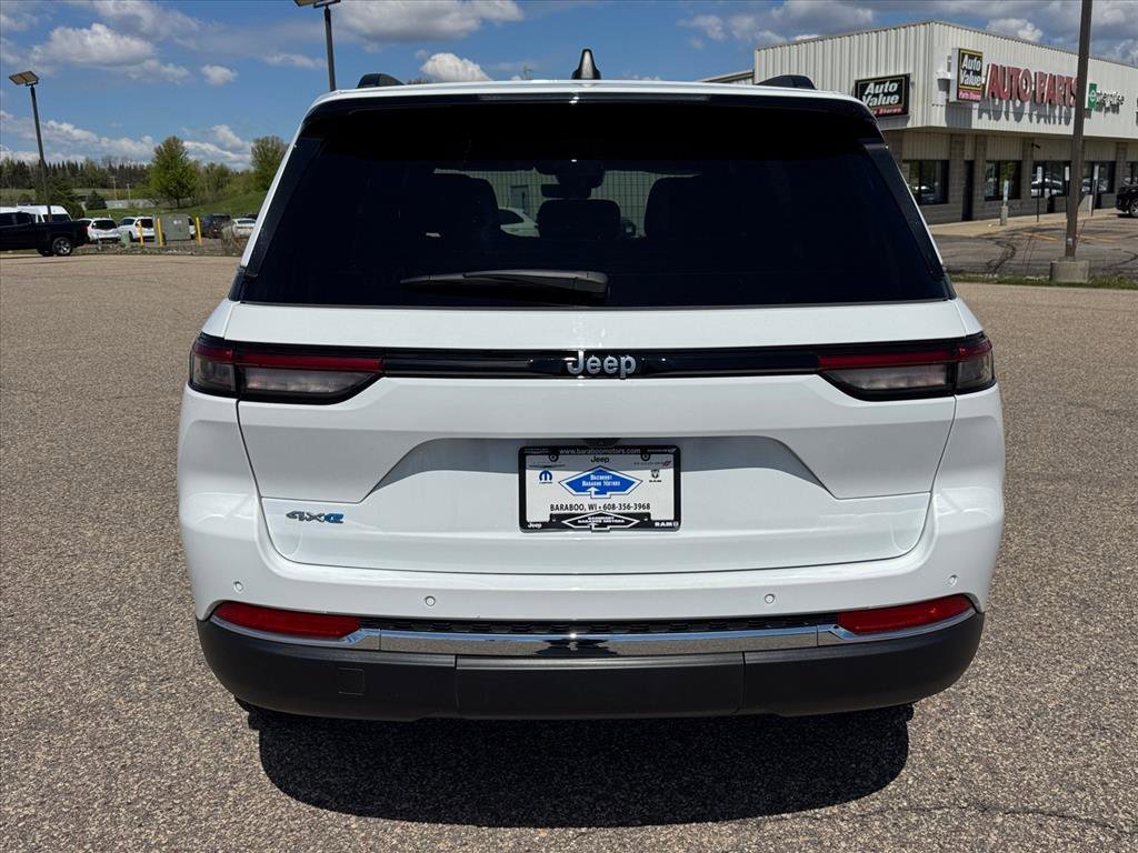 Used 2025 Jeep Grand Cherokee Limited 4xe AWD/4WD image 3