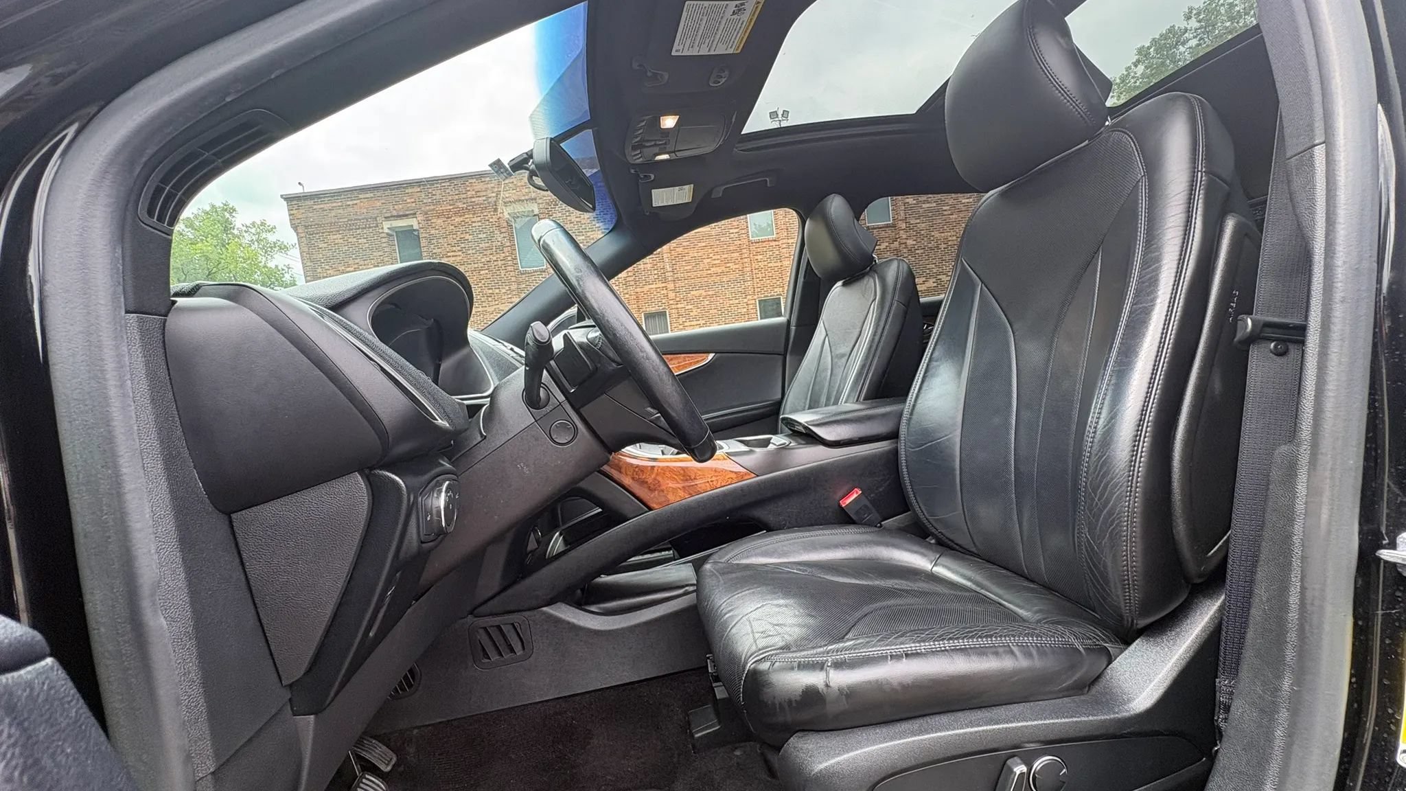 Used 2017 Lincoln MKX Reserve AWD/4WD image 2