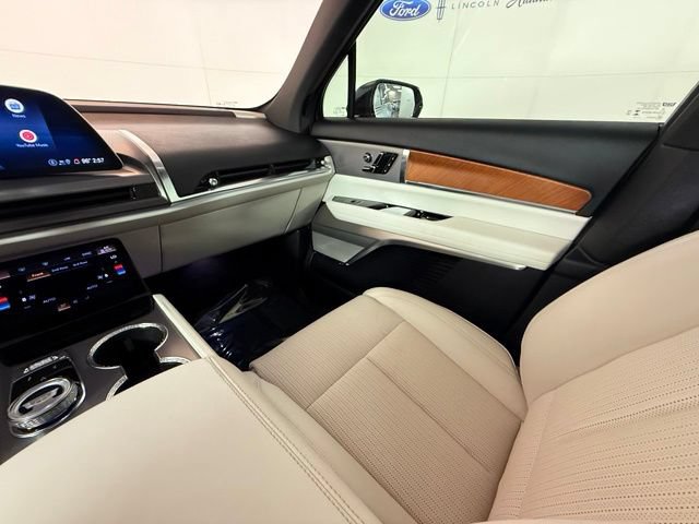 Used 2026 Cadillac Vistiq Sport AWD/4WD image 38