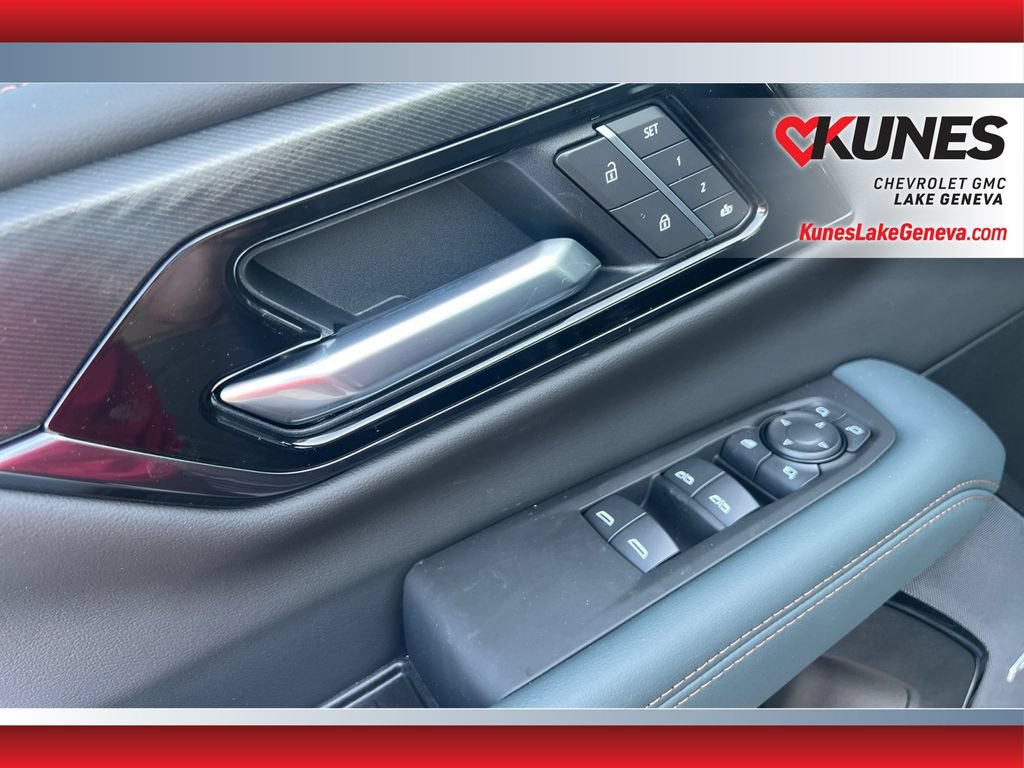New 2026 GMC Yukon AT4 w/ AT4 Premium Package AWD/4WD image 17
