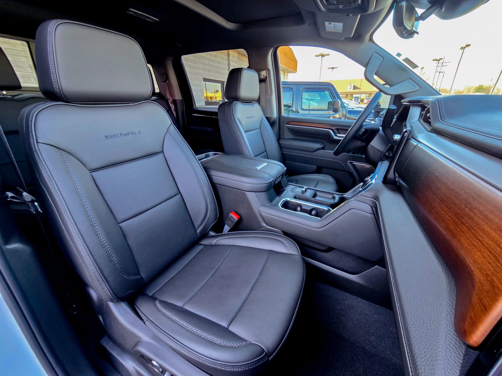 Used 2025 GMC Sierra 3500 Denali w/ Denali Reserve Package AWD/4WD image 30