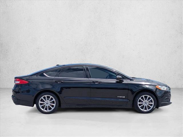 Used 2017 Ford Fusion SE image 4