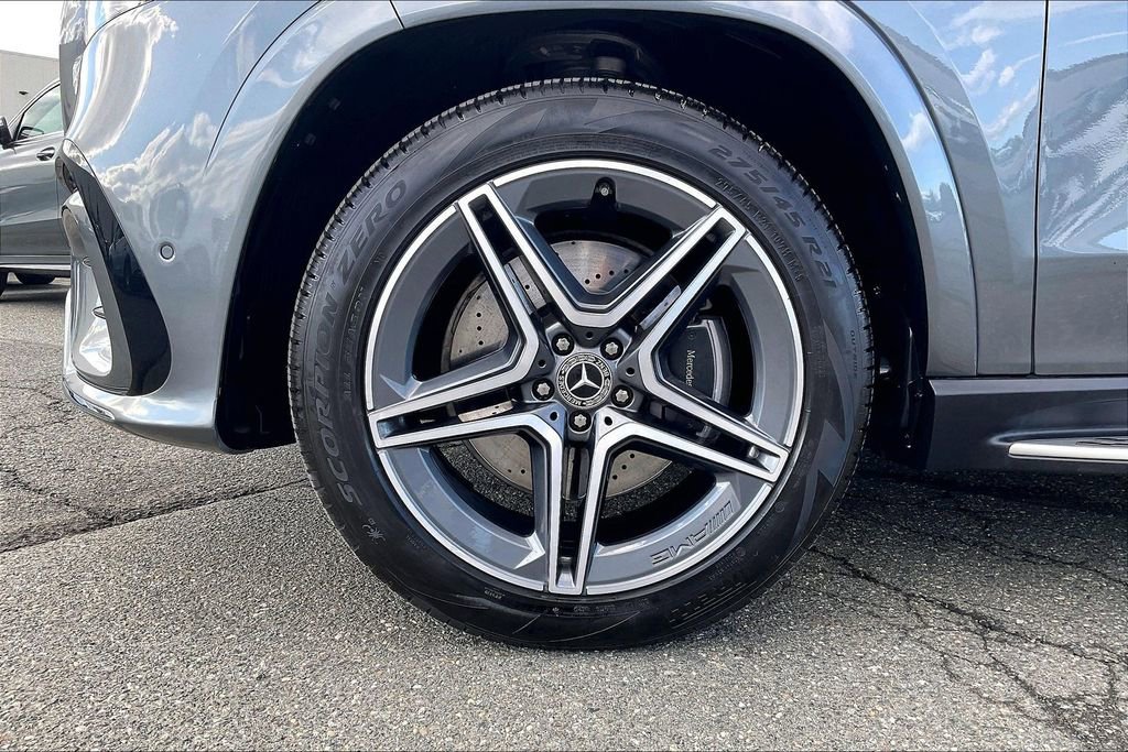 New 2025 Mercedes-Benz GLS 450 4MATIC image 12