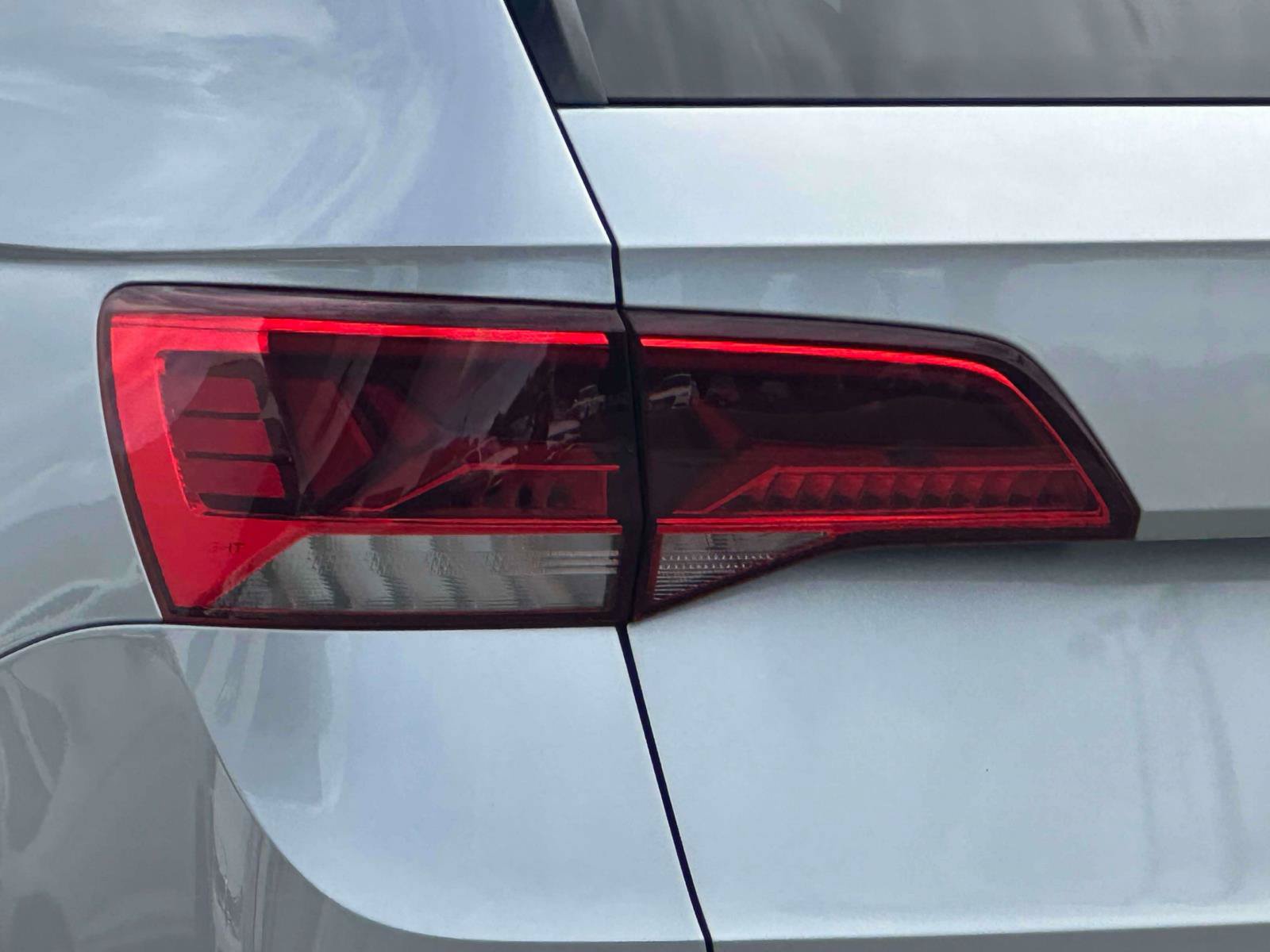 Certified 2023 Volkswagen Taos SE AWD/4WD image 8