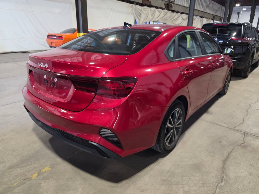 Used 2023 Kia Forte LXS w/ LXS Technology Package FWD image 2