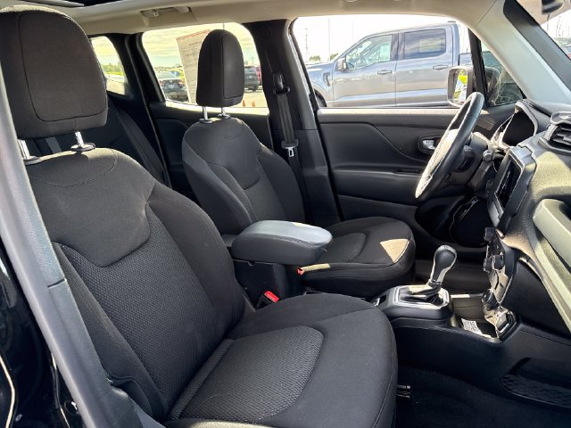 Used 2019 Jeep Renegade Altitude w/ Quick Order Package 2XM AWD/4WD image 14