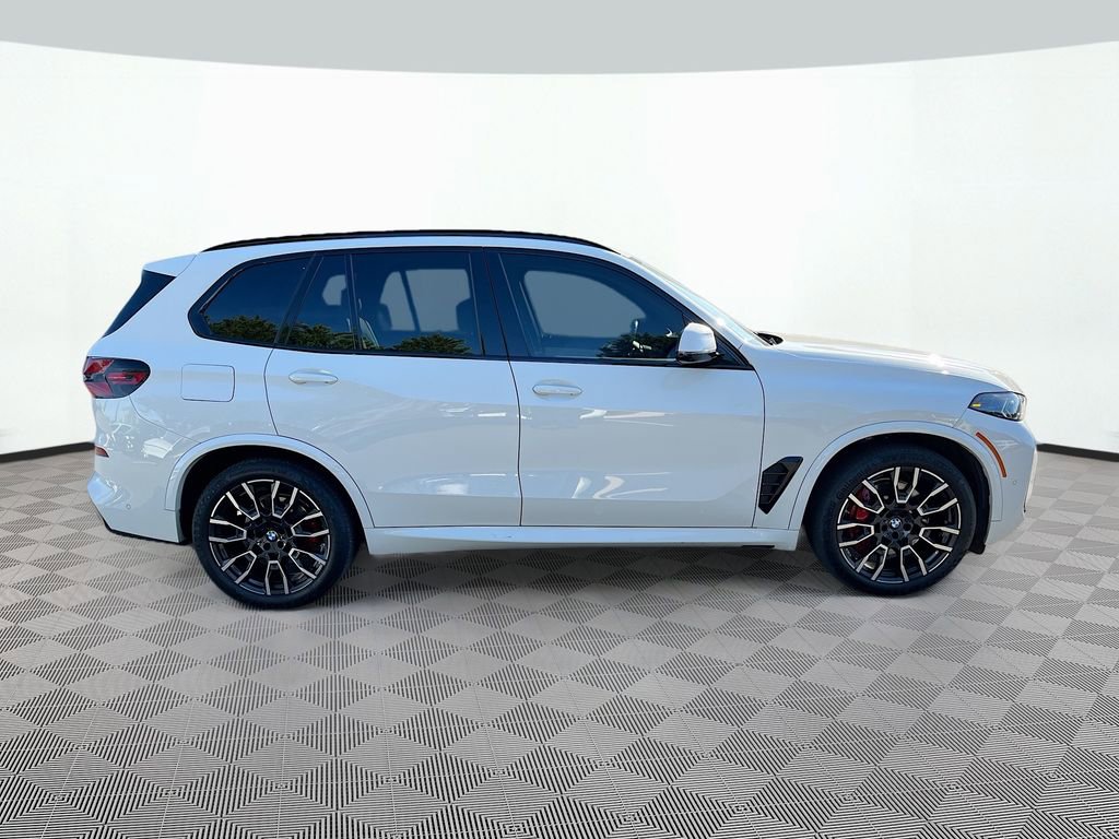 Used 2024 BMW X5 xDrive40i w/ M Sport Package image 4