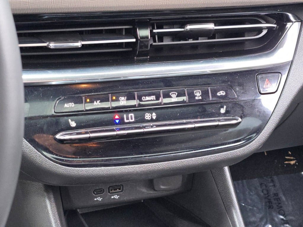 Used 2024 Buick Envista Avenir FWD image 27
