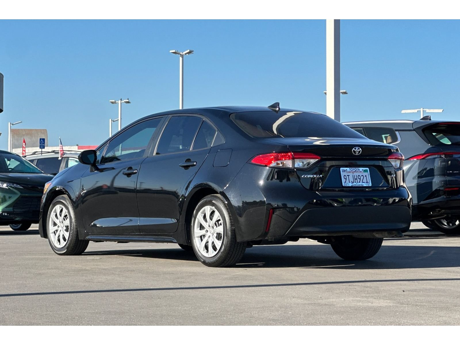 Used 2025 Toyota Corolla LE FWD image 6