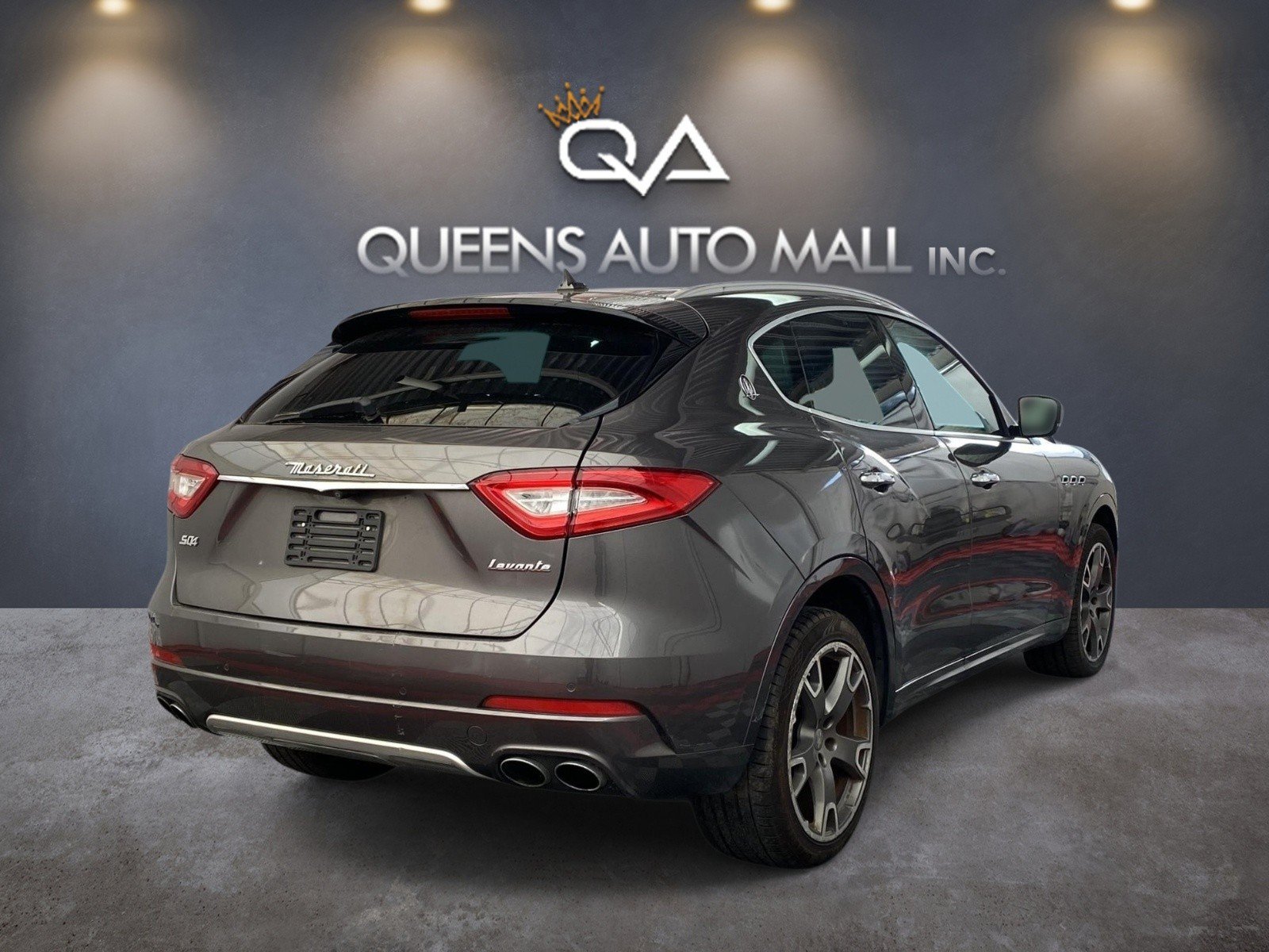 Used 2017 Maserati Levante S AWD/4WD image 6