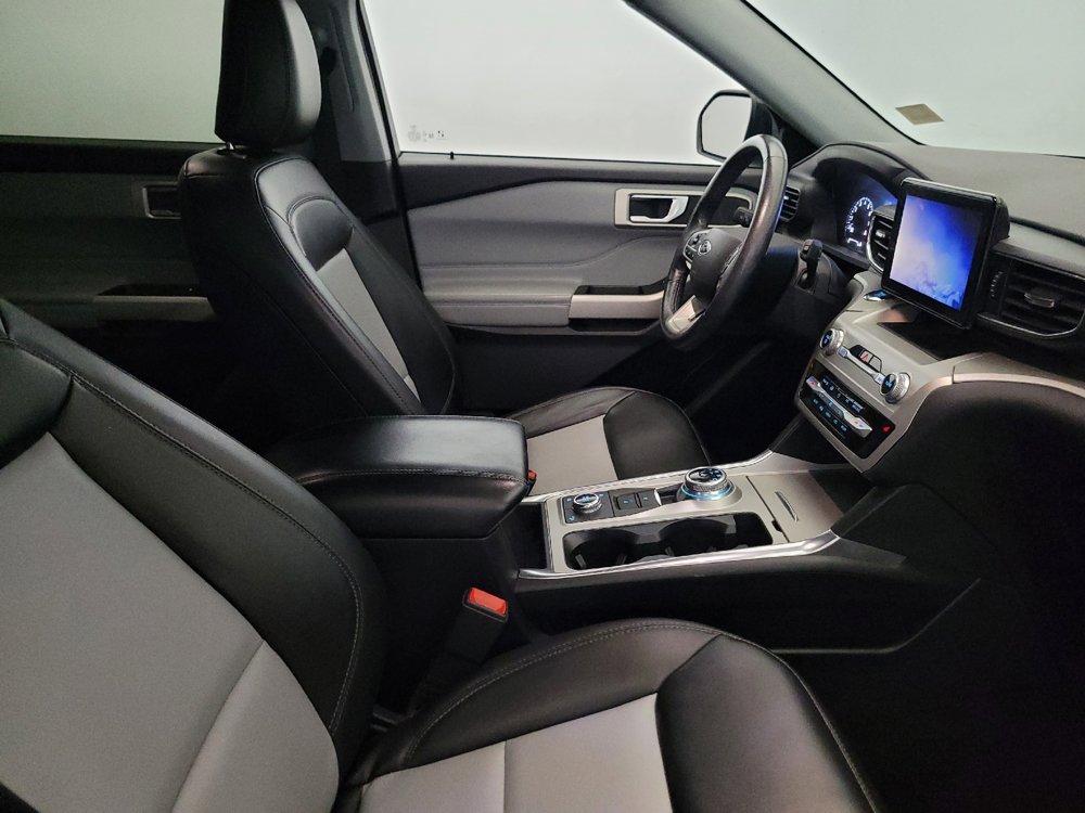 Used 2022 Ford Explorer XLT w/ Equipment Group 202A AWD/4WD image 21