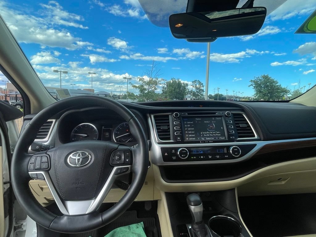 Used 2018 Toyota Highlander Limited Platinum AWD/4WD image 14