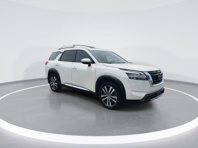 Used 2024 Nissan Pathfinder Platinum w/ Cargo Package AWD/4WD image 2