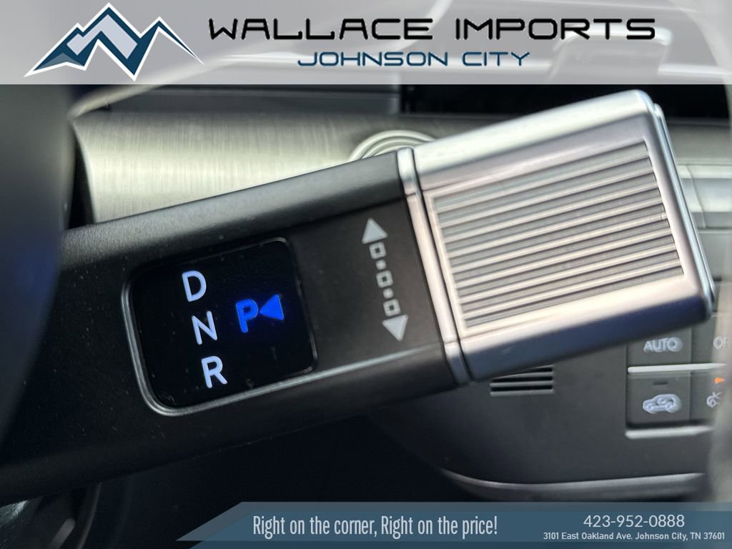 Used 2024 Hyundai Kona Limited image 18