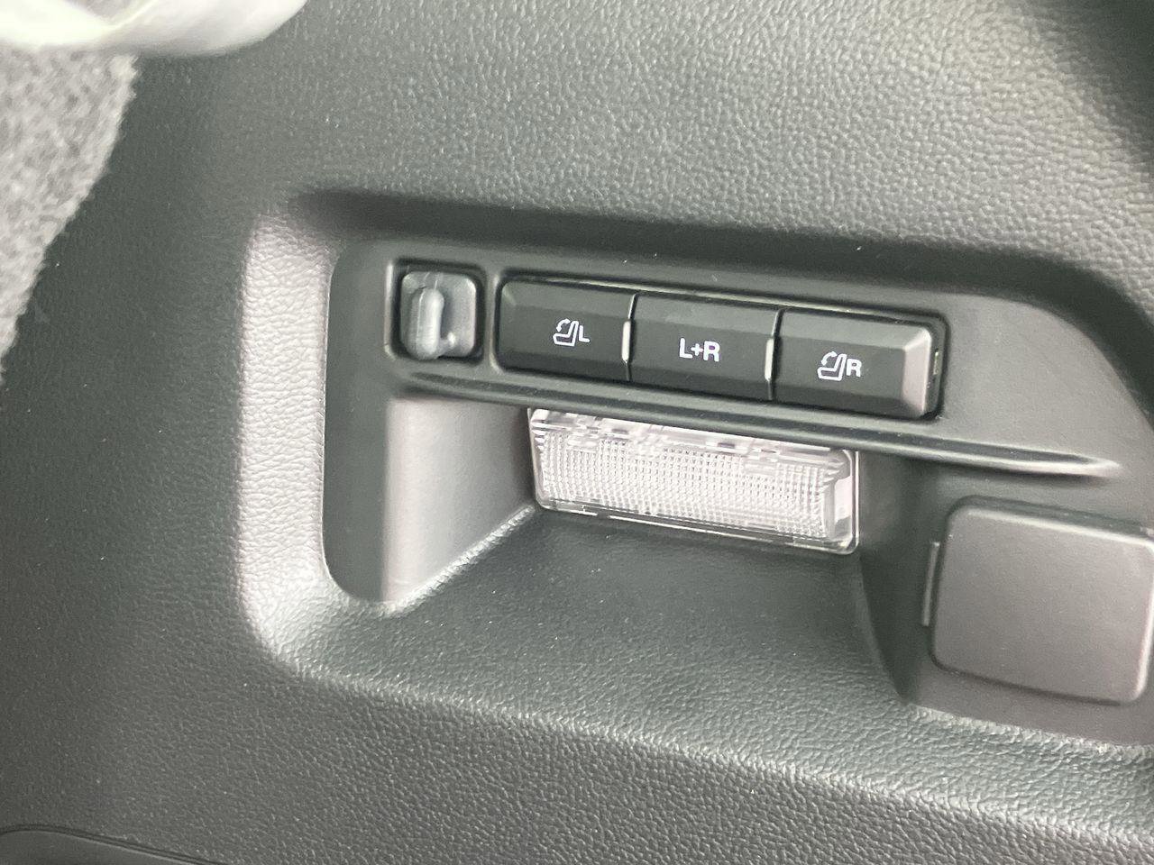 Used 2025 Ford Explorer Platinum w/ Ultimate Package image 34