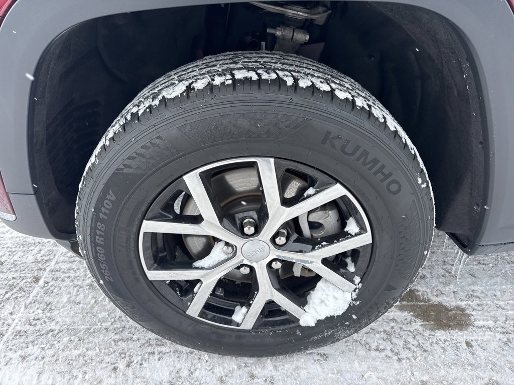 Certified 2024 Jeep Grand Cherokee L Limited w/ Luxury Tech Group II image 6