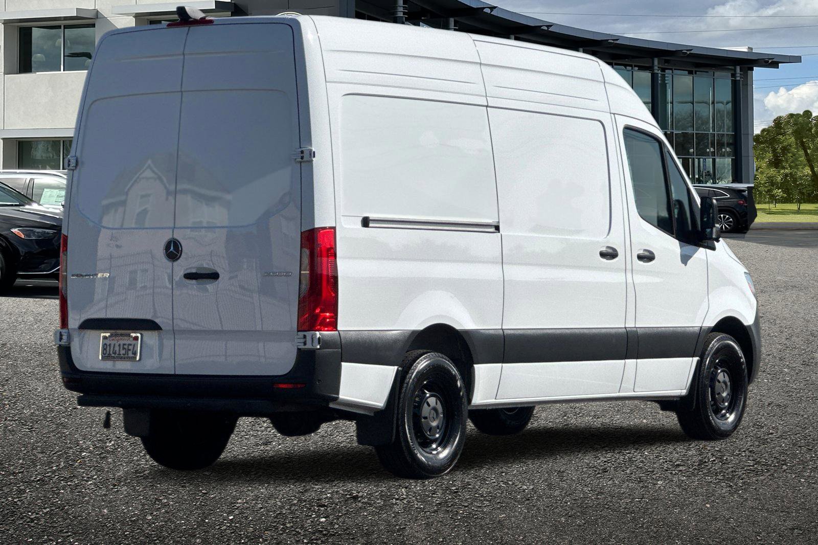 Used 2025 Mercedes-Benz Sprinter 2500 image 4