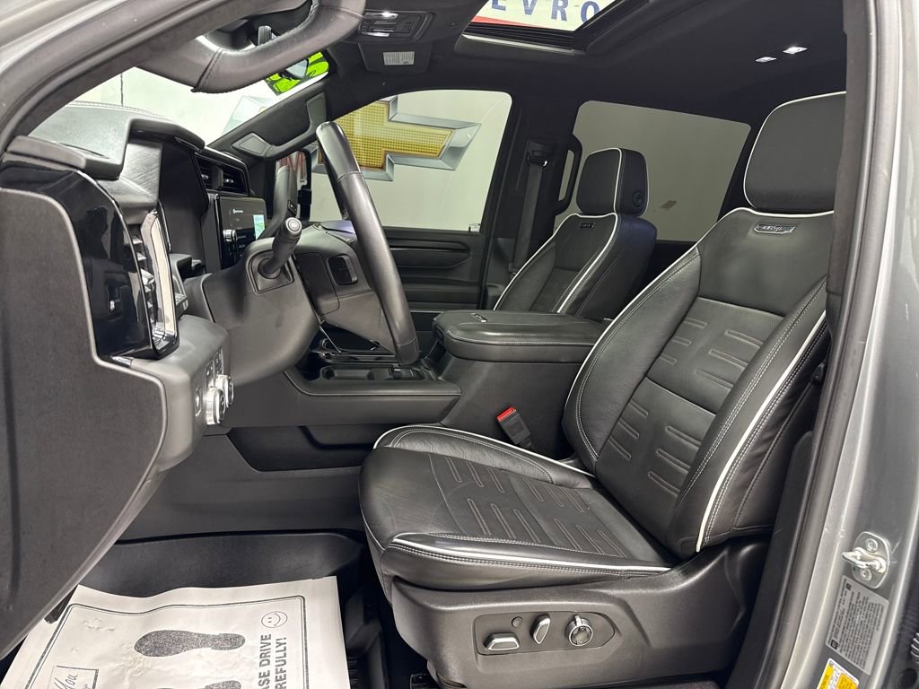 Used 2025 GMC Sierra 2500 AT4X image 18