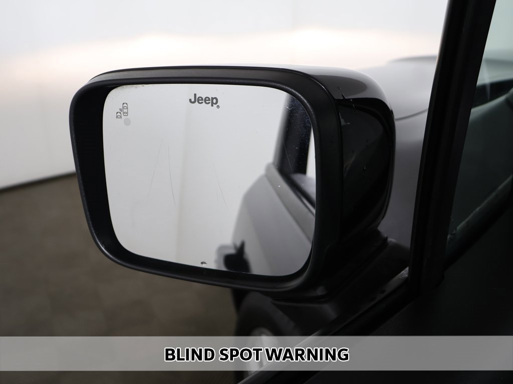 Used 2022 Jeep Renegade Limited image 4