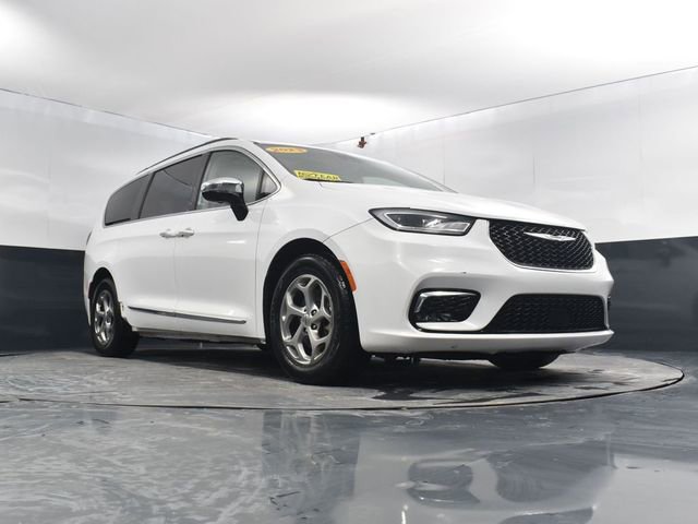 Used 2023 Chrysler Pacifica Limited image 45