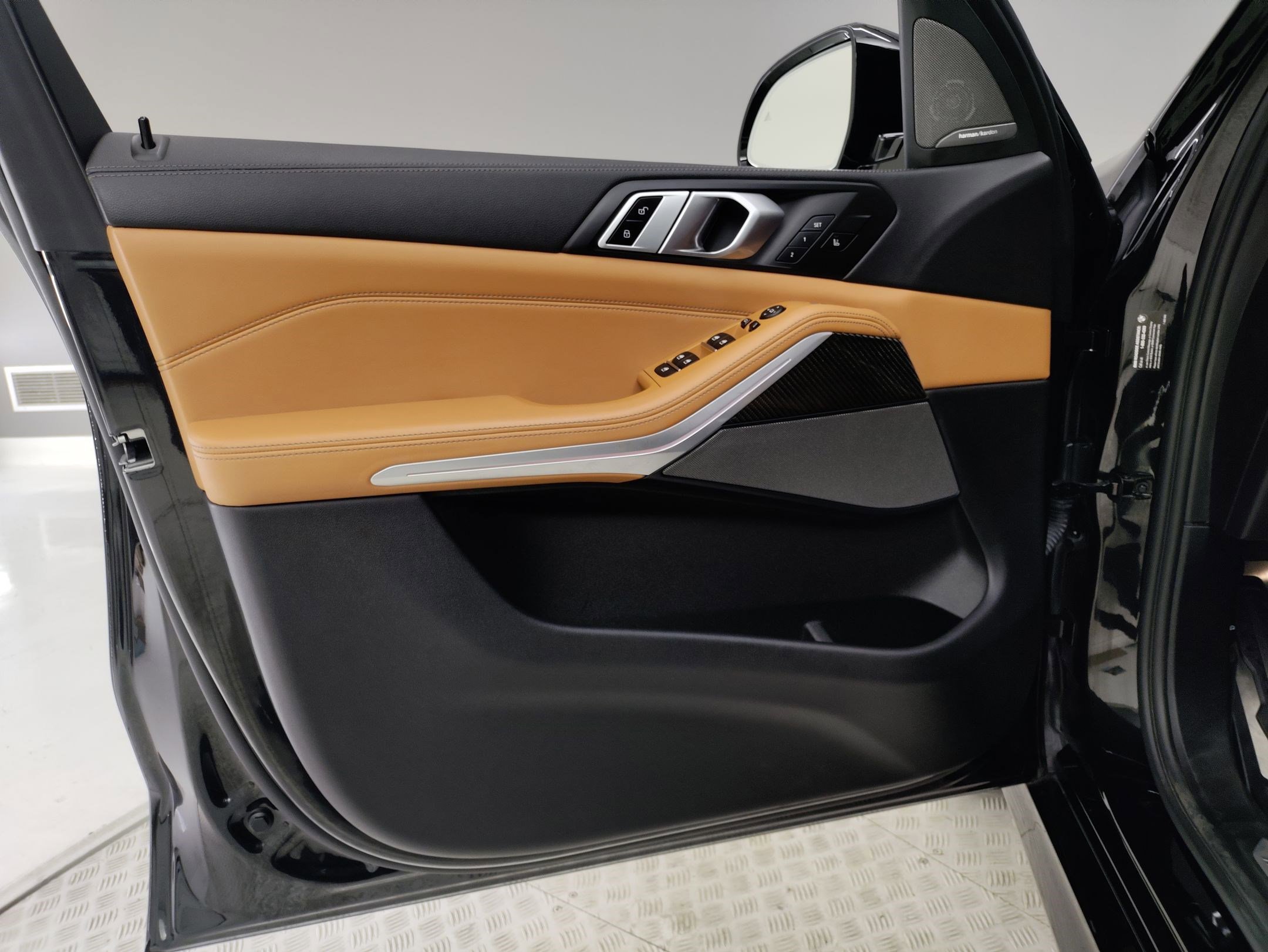 Certified 2023 BMW X5 M50i w/ Executive Package image 12